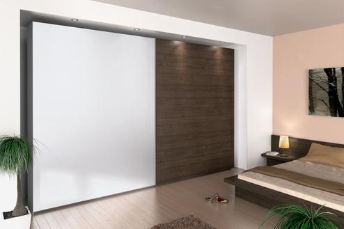 Schlafzimmerimpression mit Einbauschiebetürenschrank Schlafzimmerimpression mit Einbauschiebetürenschrank in weißer und dunkler Lackierung kombiniert.